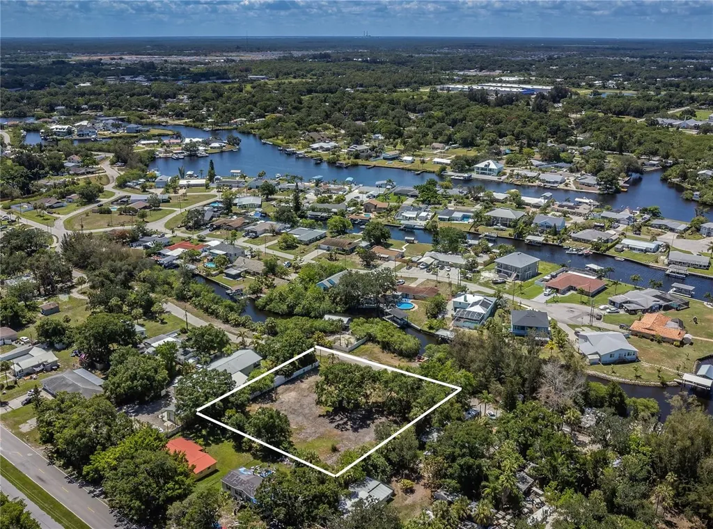 817 2nd Avenue NW Ruskin FL 33570