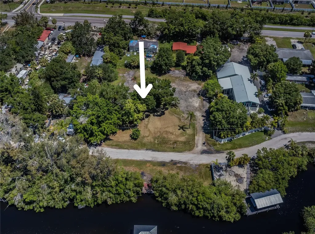817 2nd Avenue NW Ruskin FL 33570