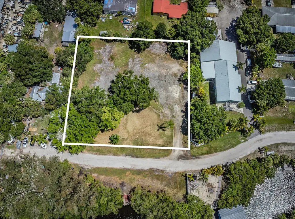 817 2nd Avenue NW Ruskin FL 33570