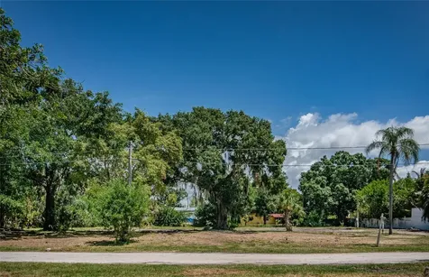 817 2nd Avenue NW Ruskin FL 33570