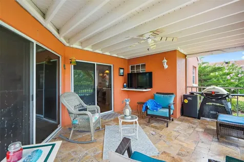 24 Jefferson Court S St Petersburg FL 33711