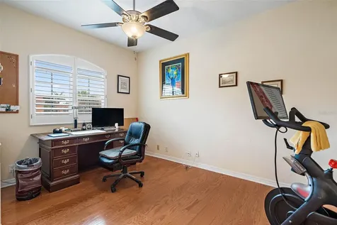 24 Jefferson Court S St Petersburg FL 33711