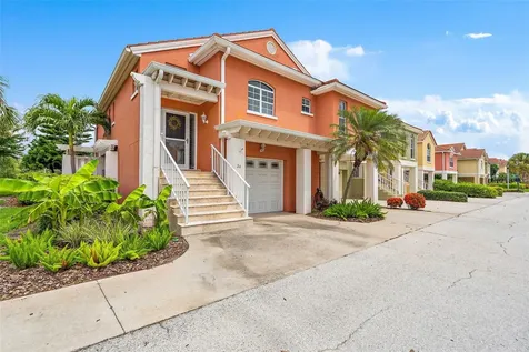 24 Jefferson Court S St Petersburg FL 33711
