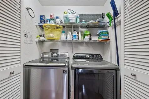 24 Jefferson Court S St Petersburg FL 33711