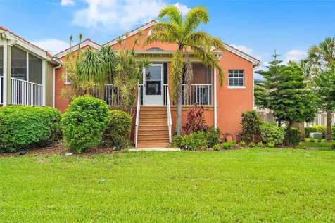 24 Jefferson Court S St Petersburg FL 33711