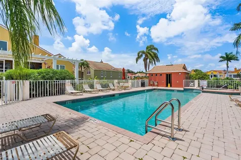 24 Jefferson Court S St Petersburg FL 33711