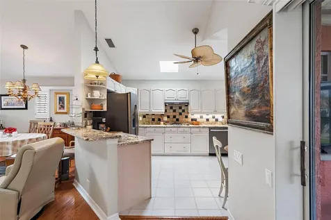 24 Jefferson Court S St Petersburg FL 33711