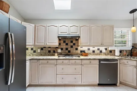 24 Jefferson Court S St Petersburg FL 33711