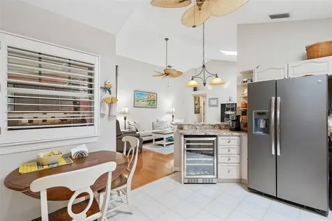 24 Jefferson Court S St Petersburg FL 33711