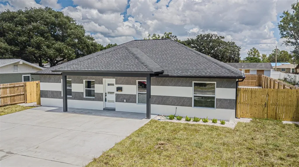 8503 Woodlake Drive Tampa FL 33615