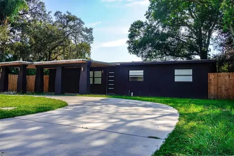 10906 N Oakleaf Avenue Tampa FL 33612