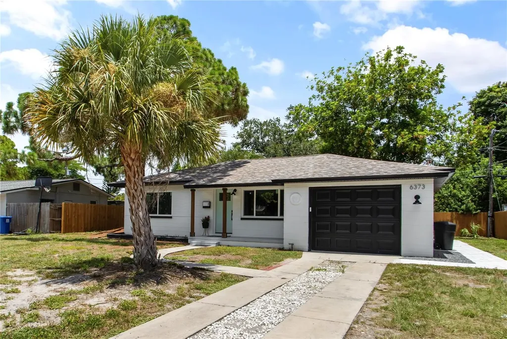 6373 21st Avenue N St Petersburg FL 33710