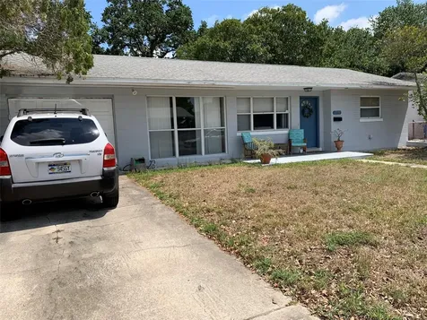 6771 37th Avenue N St Petersburg FL 33710