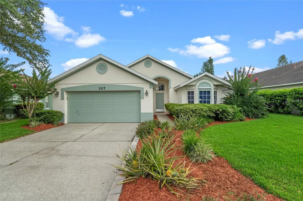 207 Crossbill Court Orlando FL 32828