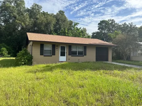 1215 E Hazzard Avenue Eustis FL 32726