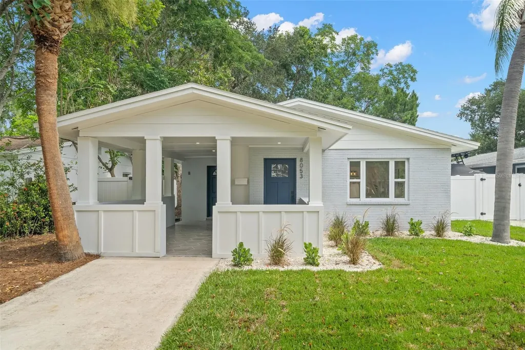 8053 25th Avenue N St Petersburg FL 33710