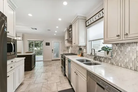 4805 W Estrella Street Tampa FL 33629