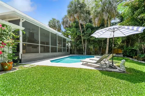 4805 W Estrella Street Tampa FL 33629