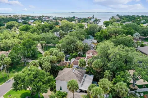 4805 W Estrella Street Tampa FL 33629