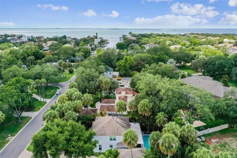 4805 W Estrella Street Tampa FL 33629