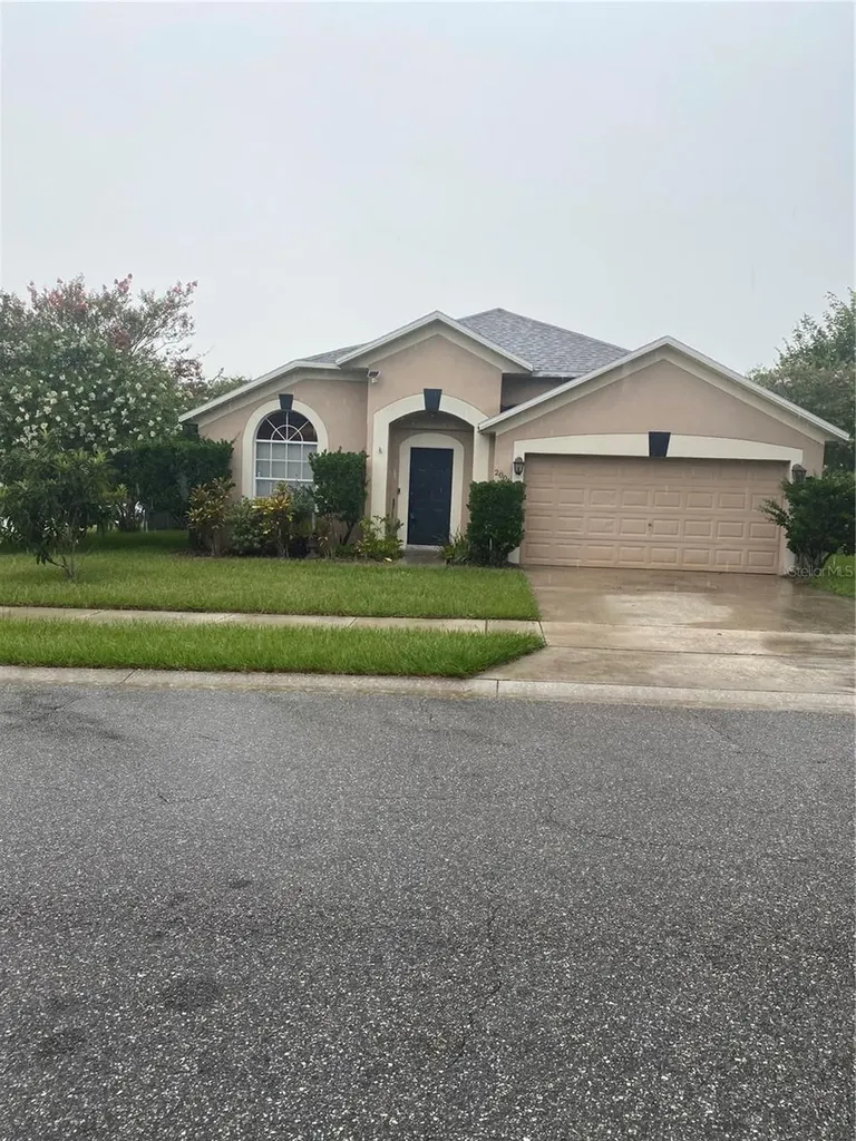 2001 Crosscreek Court Oviedo FL 32766