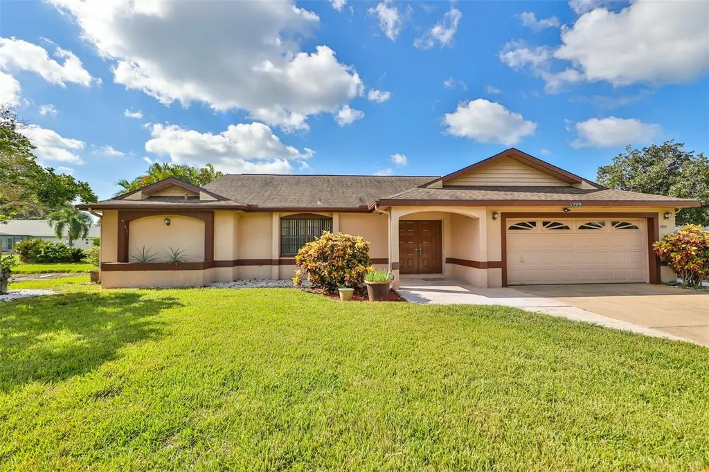 1998 58th Avenue S St Petersburg FL 33712