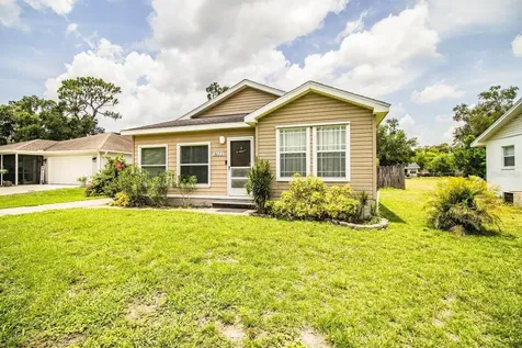 5023 17th Street Zephyrhills FL 33542