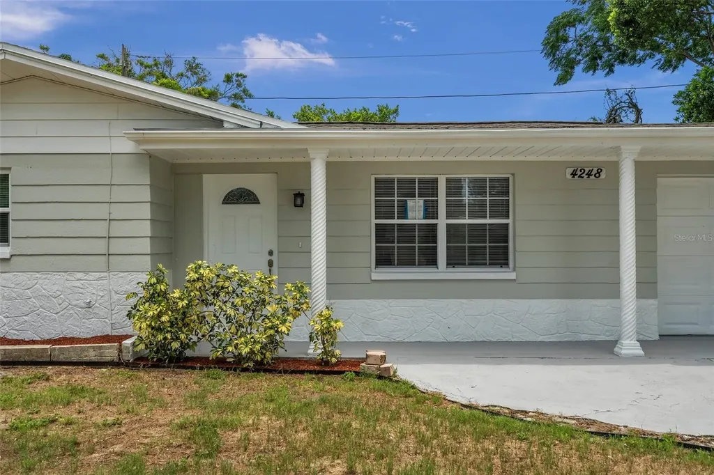 4248 Ridgefield Avenue Holiday FL 34691
