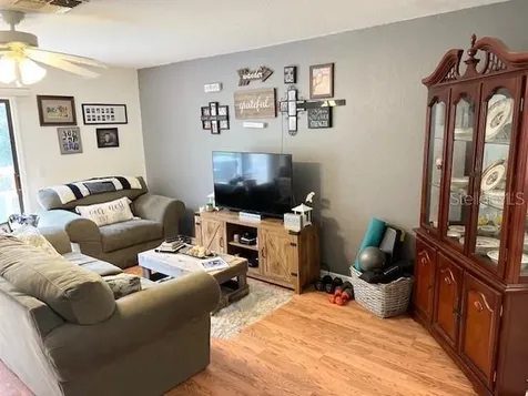 16504 Lake Brigadoon Circle Tampa FL 33618