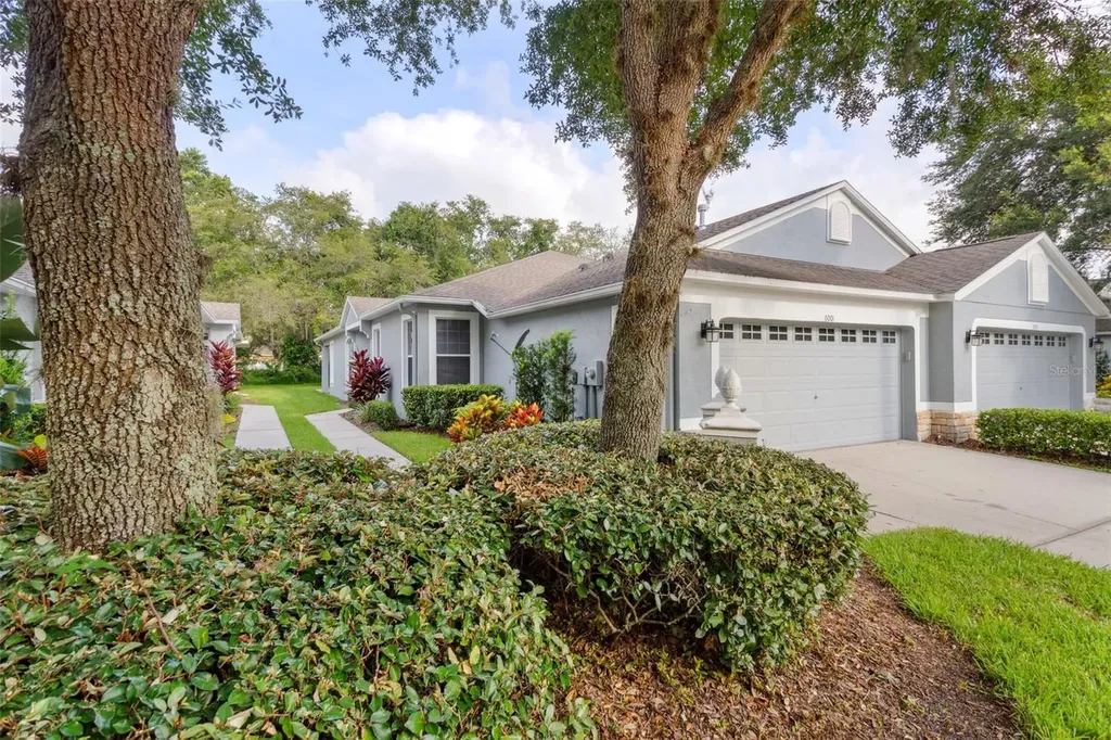 6001 Sandhill Ridge Drive Lithia FL 33547