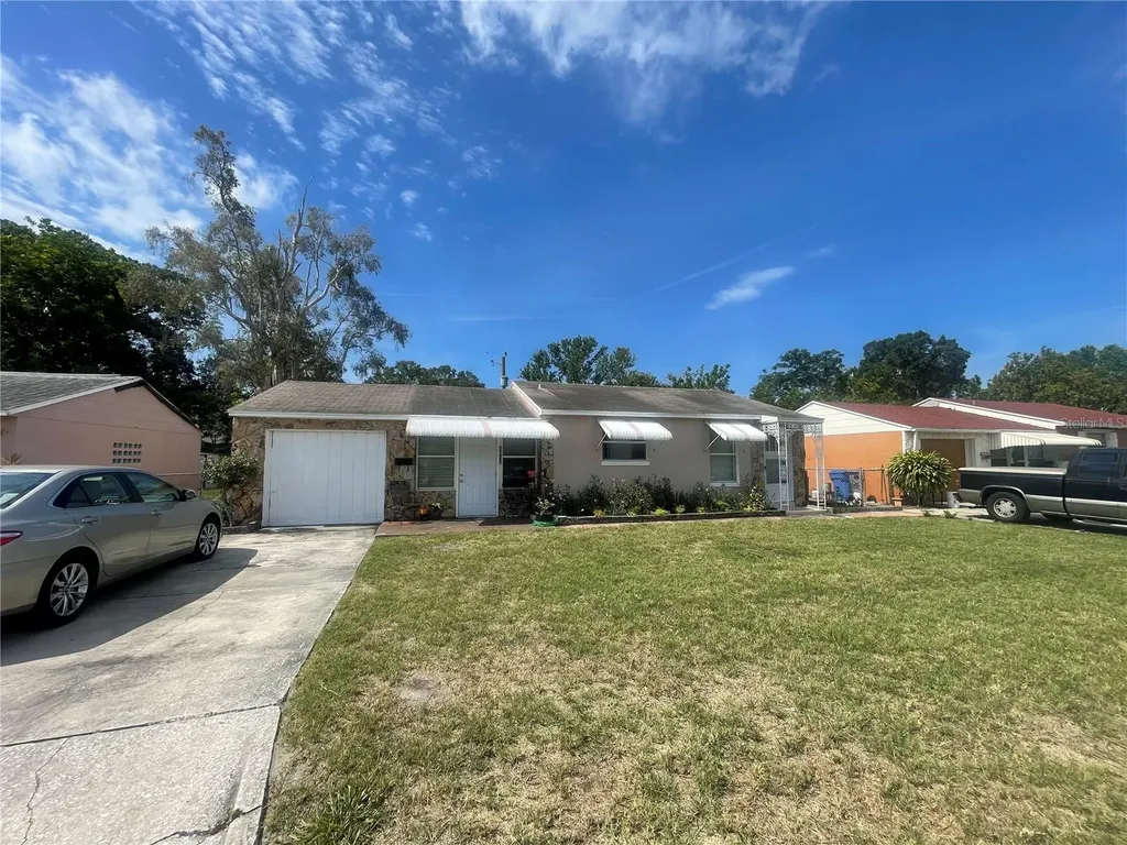 2562 15th Avenue S St Petersburg FL 33712