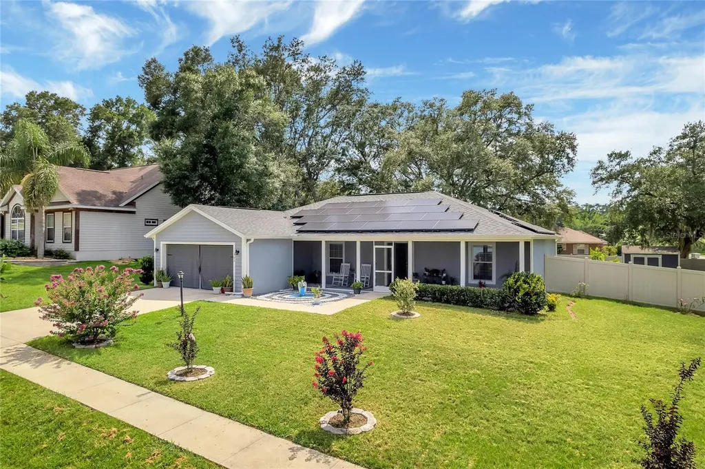302 Stone Castle Loop Lady Lake FL 32159