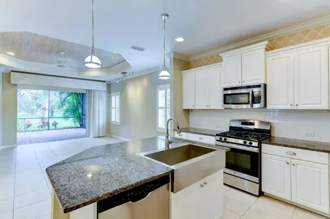 1921 Orange Lake Cove Bradenton FL 34211
