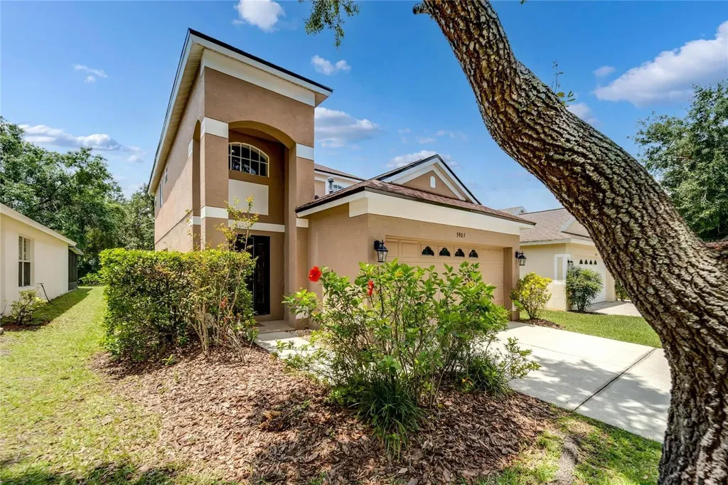 5905 Wrenwater Drive Lithia FL 33547