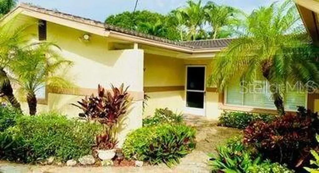9225 2nd Street N St Petersburg FL 33702