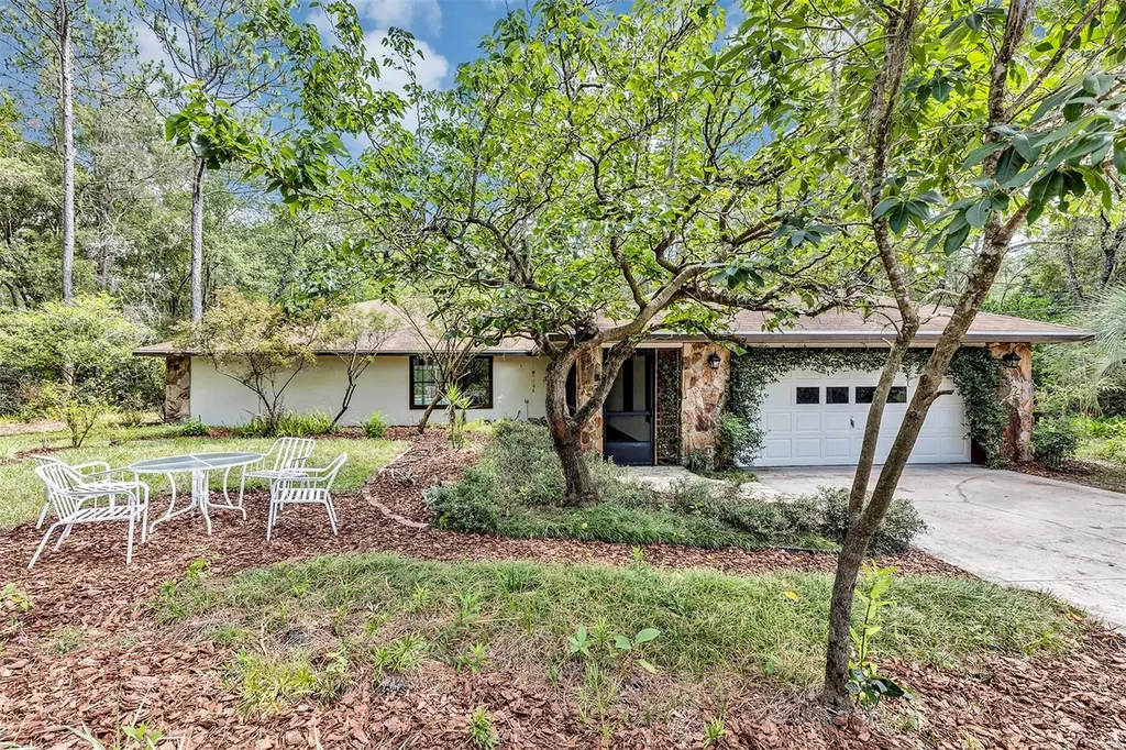 21520 SW 102nd Street Road Dunnellon FL 34431