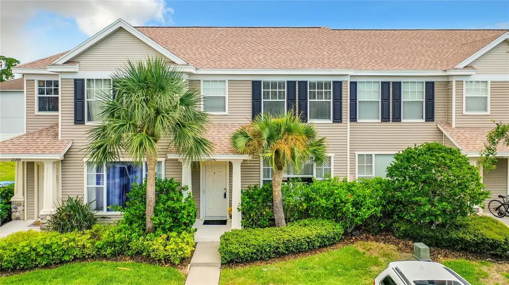 12290 Country White Circle Tampa FL 33635