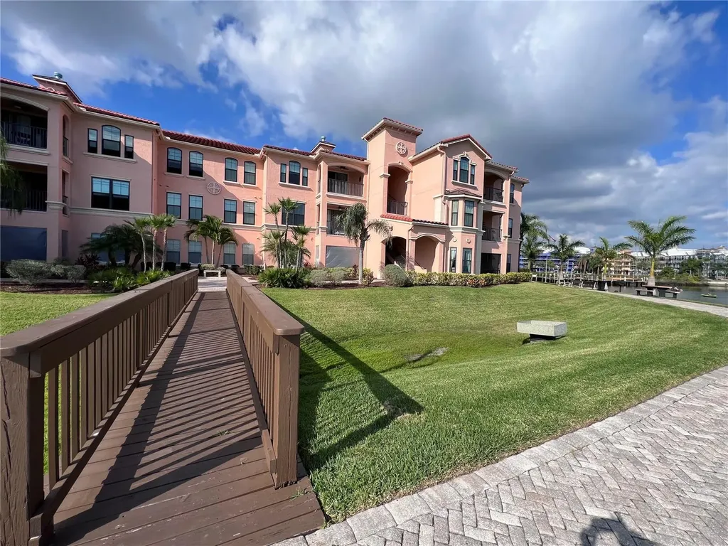 2755 Via Capri Drive Clearwater FL 33764
