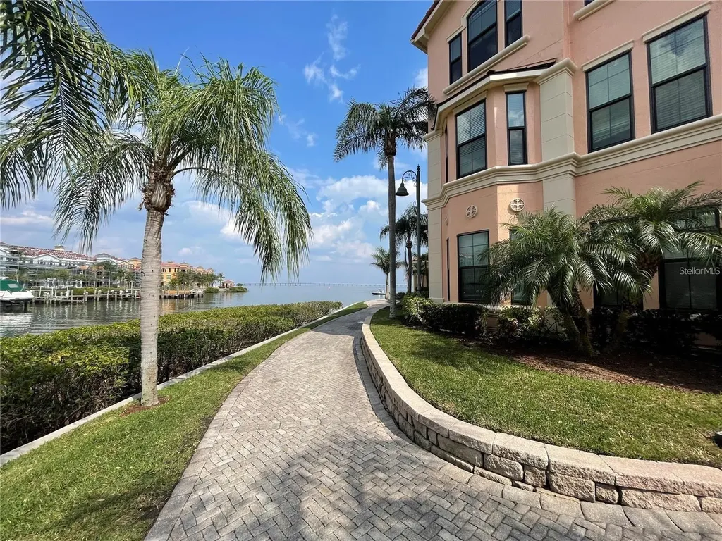 2755 Via Capri Drive Clearwater FL 33764