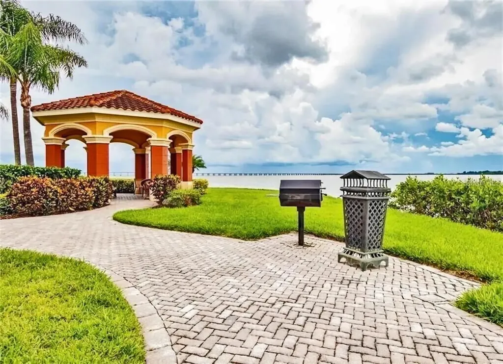 2755 Via Capri Drive Clearwater FL 33764