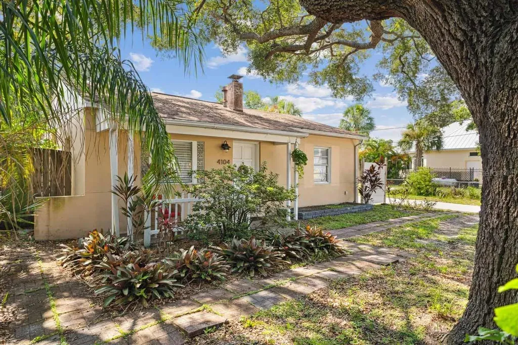 4104 S Clark Avenue Tampa FL 33611