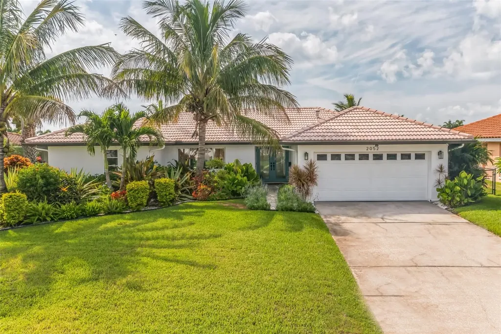 2052 Montana Avenue NE St Petersburg FL 33703