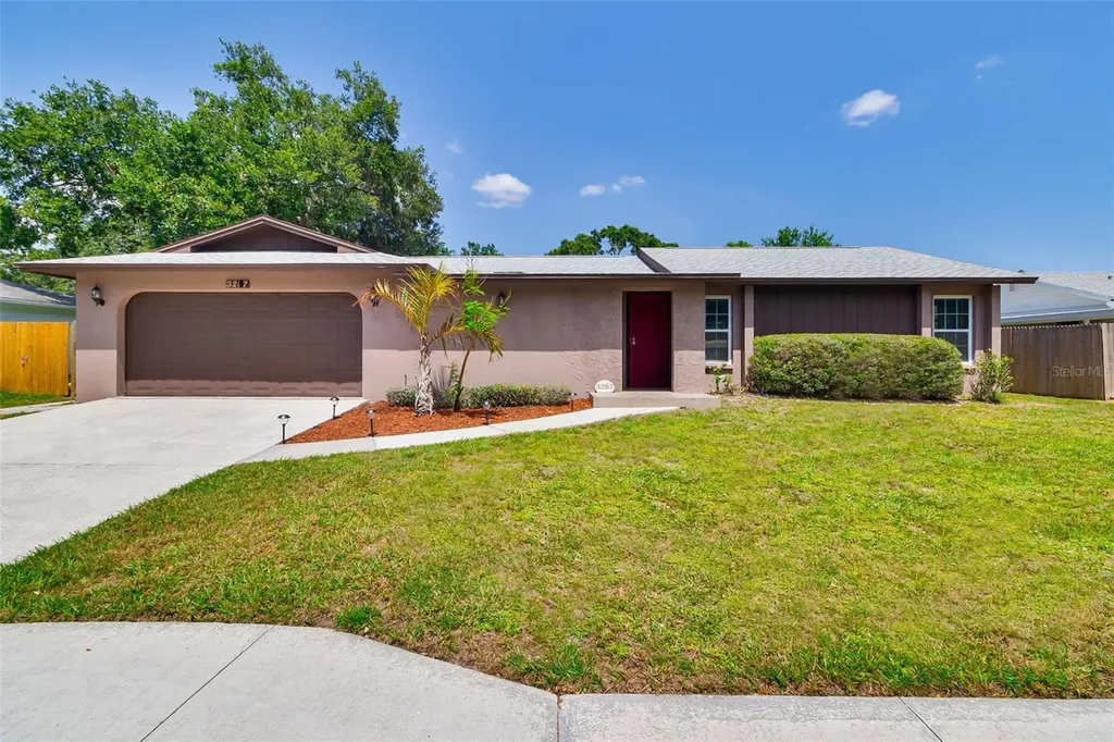 3287 Woodmont Drive Sarasota FL 34232