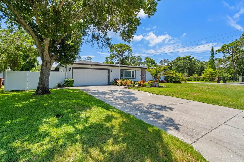 6996 22nd Way S St Petersburg FL 33712