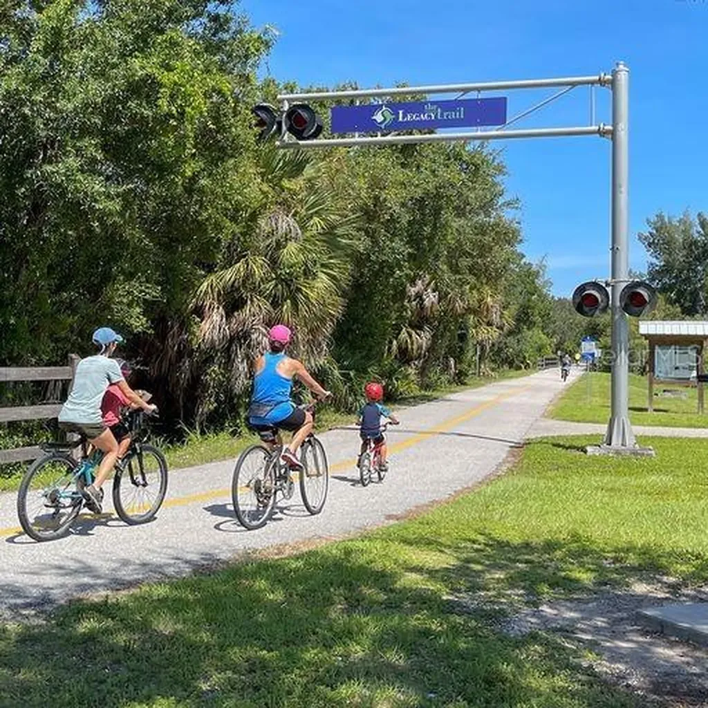 938 E Venice Avenue Venice FL 34285