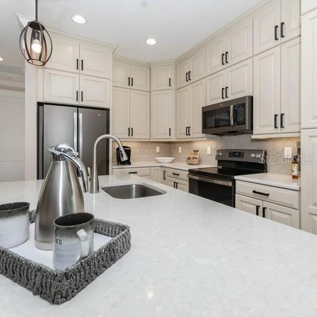 938 E Venice Avenue Venice FL 34285