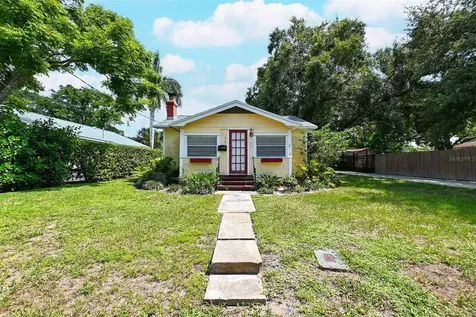 2707 10th Avenue W Bradenton FL 34205