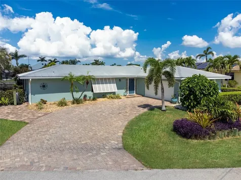 1226 Via Tripoli Punta Gorda FL 33950