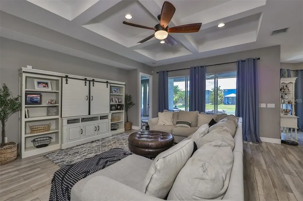 421 Bahama Grande Boulevard Apollo Beach FL 33572