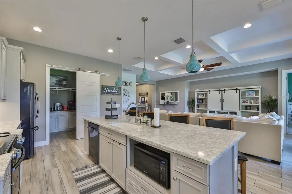 421 Bahama Grande Boulevard Apollo Beach FL 33572